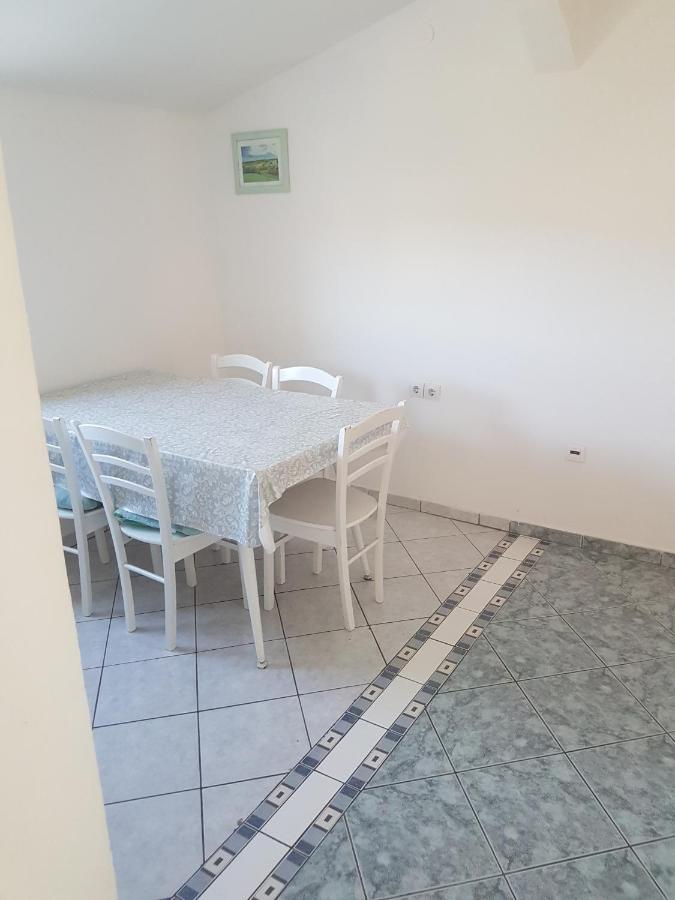 Ana Apartment *